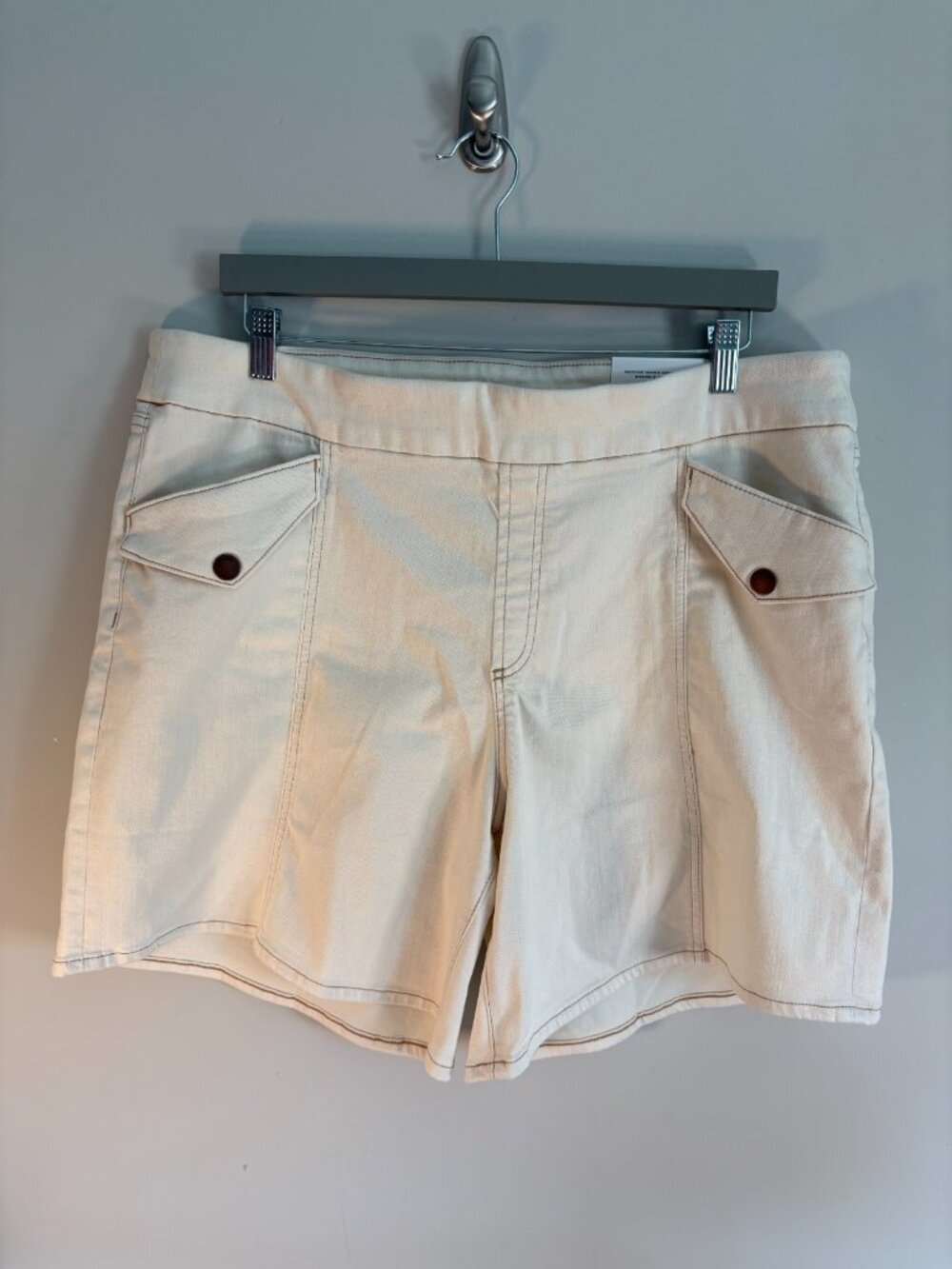 Chico's Size 3.5 (US 18) Beige 8" Pull-On Stretch Denim Utility Shorts